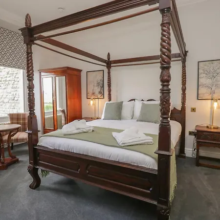 Brettargh Holt Mansion Sleeping 48 *
